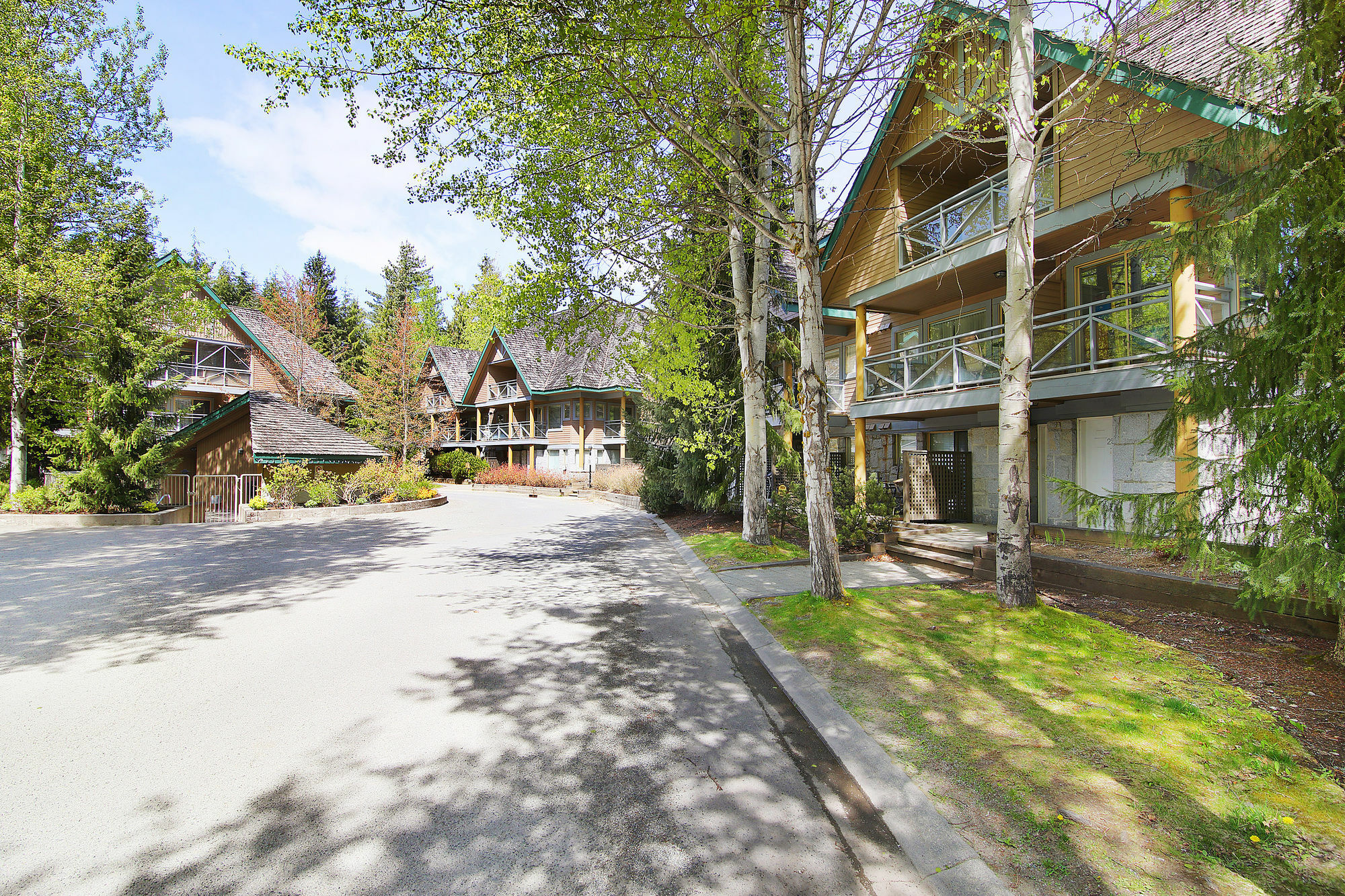 Valhalla Vacations At Whistler Exterior photo